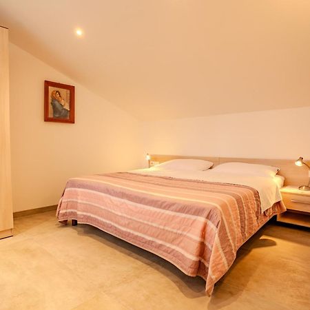 Apartment Hrabric Нивице Екстериор снимка